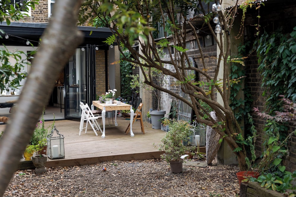 outdoor bbq area
