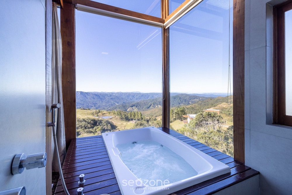 Linda cabana com jacuzzi VST004