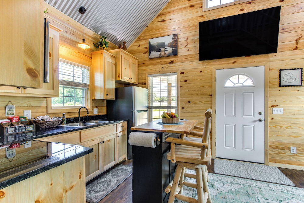 Gaming Loft: Atv-friendly Home in Slocomb