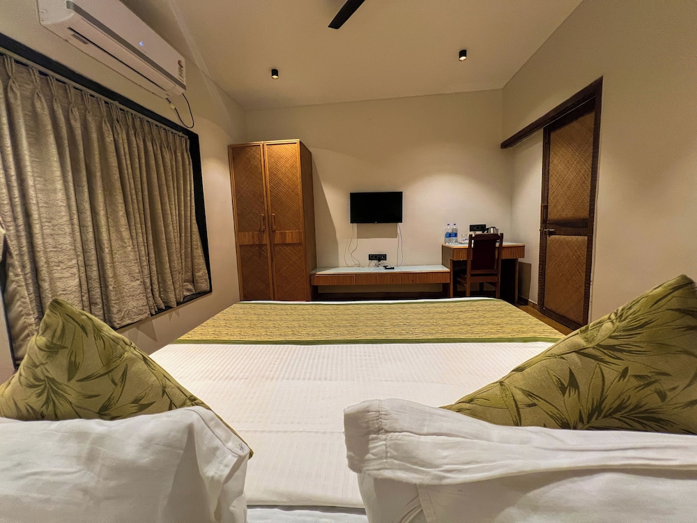 Yash Resort