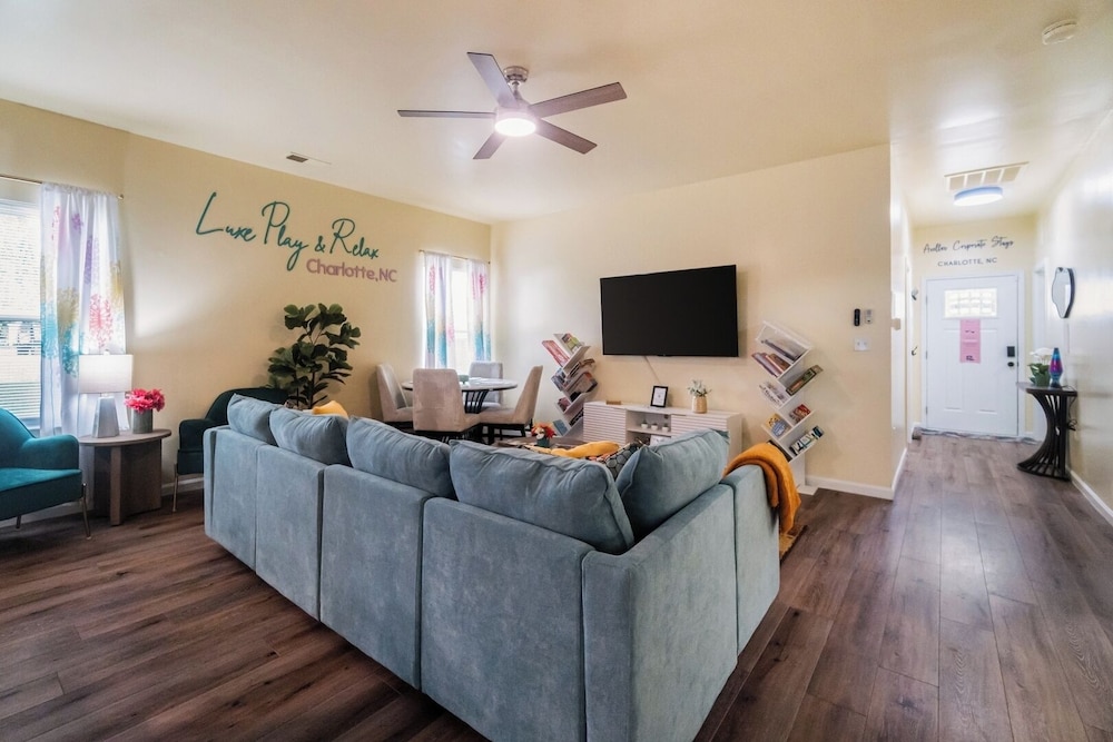 3BR Getaway Hot Tub, Games & Family Fun