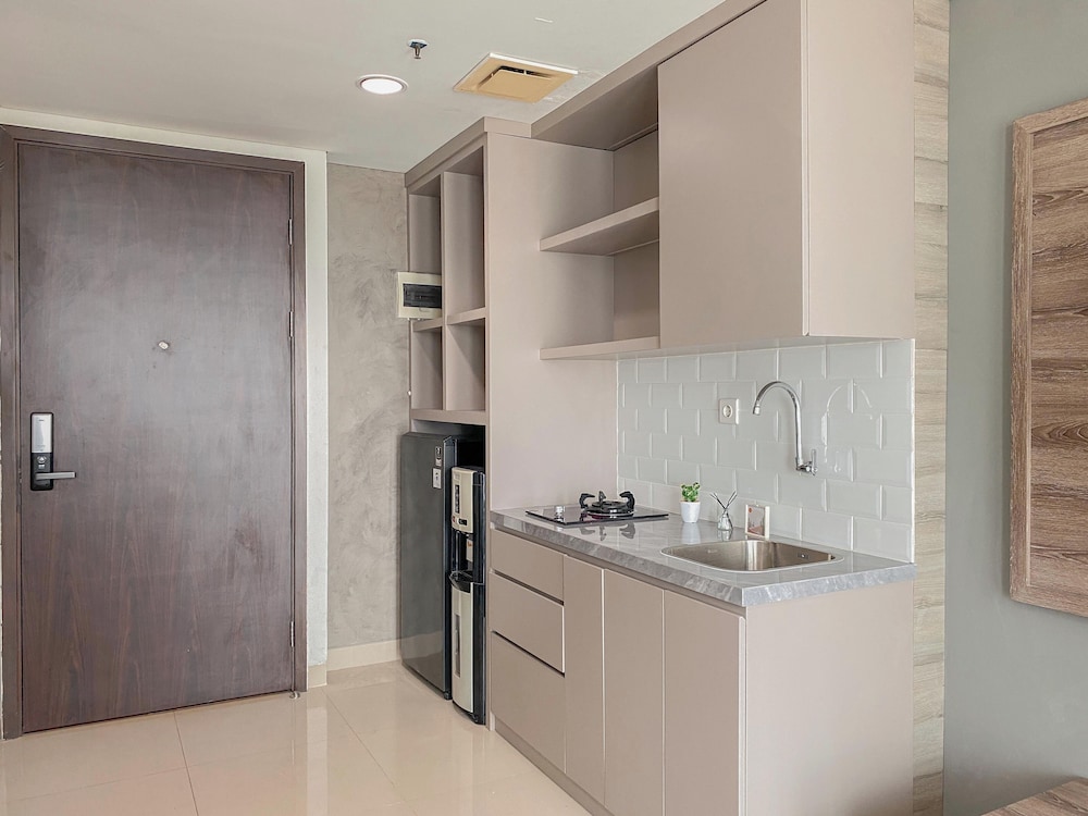 Modern Style Studio At Apartment Lrt City Bekasi