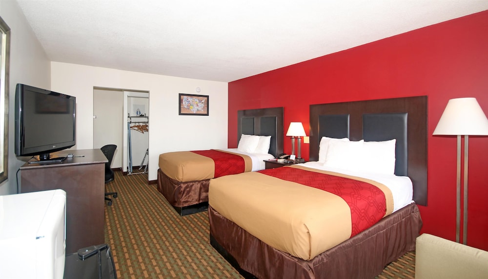 Knights Inn Pilot Mountain