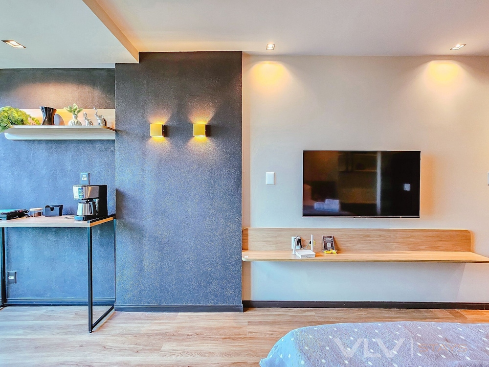Art Studio by VLV Stays