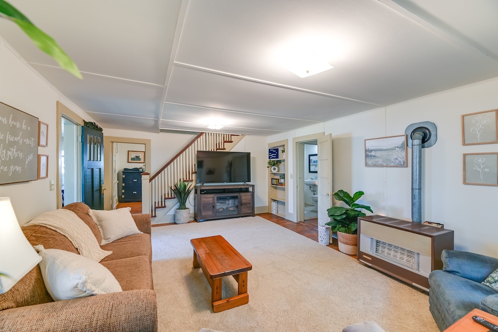 Coastal NC Vacation Rental: Pamlico River Views!