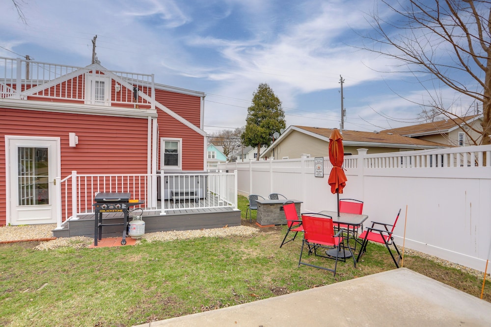 1 Block to Beach: Home w/ Hot Tub in Port Clinton!