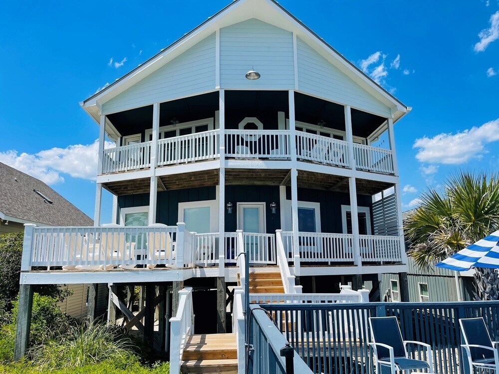 Three Girls 5 Bedroom Home by RedAwning