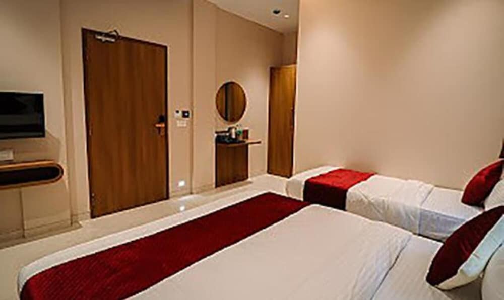 FabExpress Ascent Star Inn