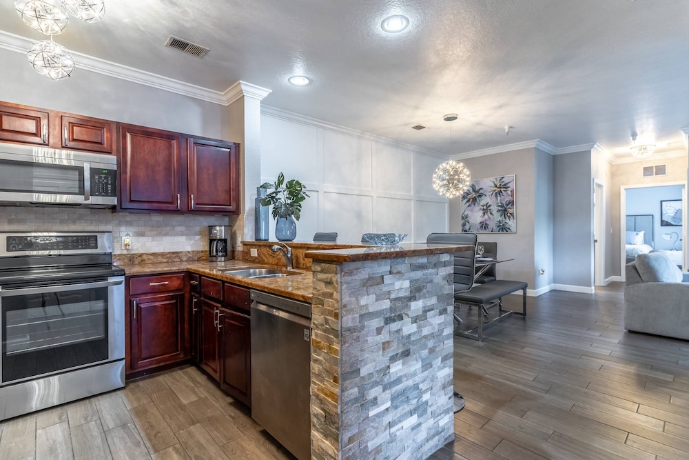 1301 Flamingo Cove at Tuscana view 5