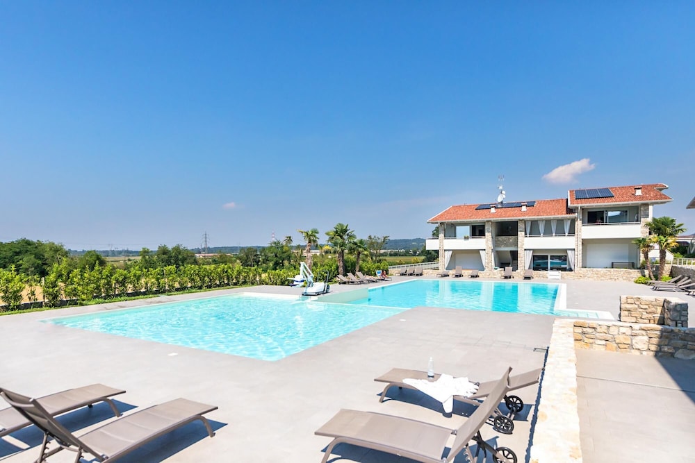 Le Mele 7 by Wonderful Italy