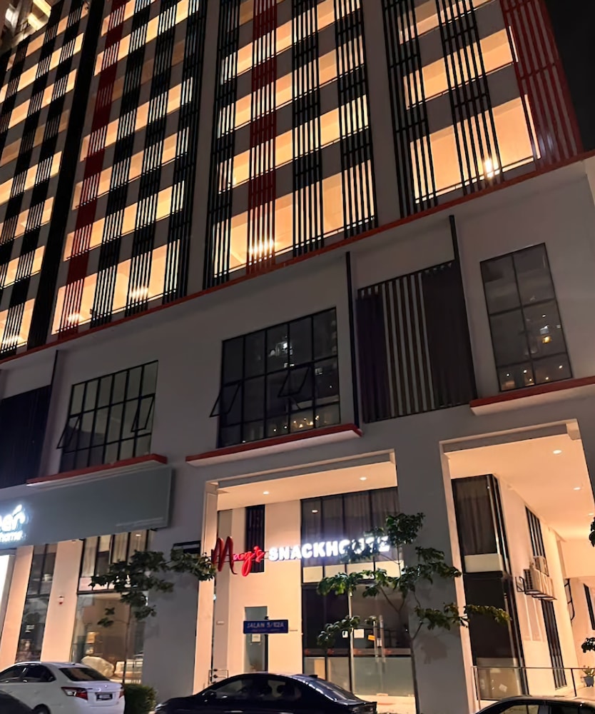 M Suite Menjalara Free Gym Pool