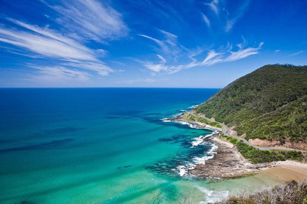 Central Lorne Retreat Quality Home Near Beach Town