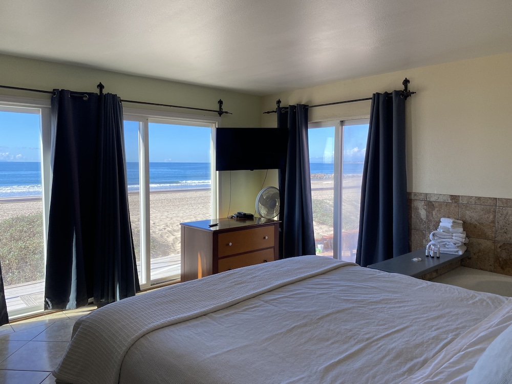 The Shores Inn and Beach Houses