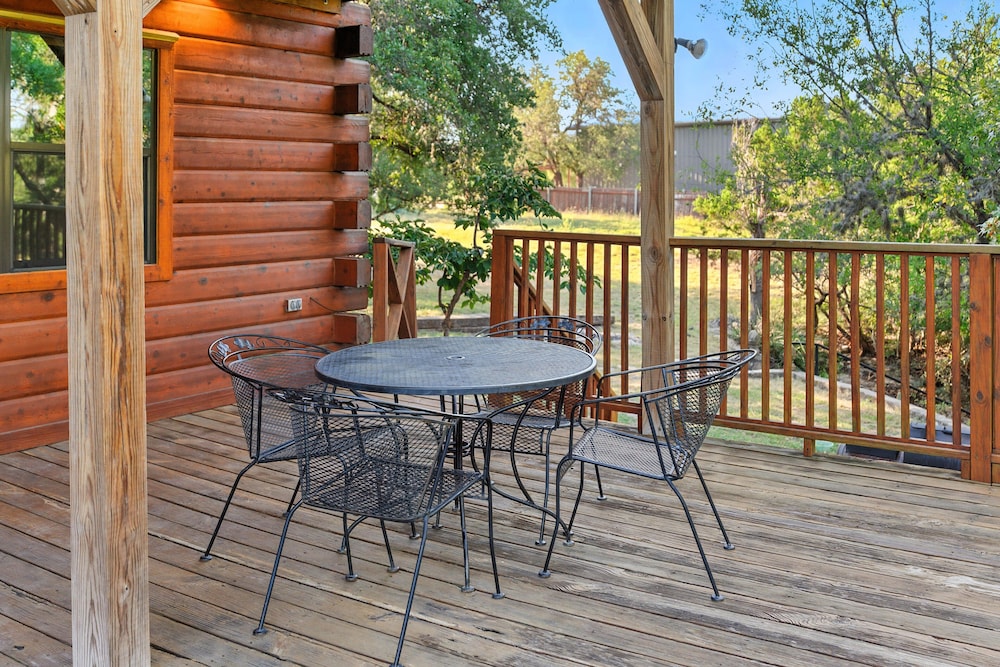 Frio Rivers Edge In The Heart Of Hill Country 3 Bedroom Cabin