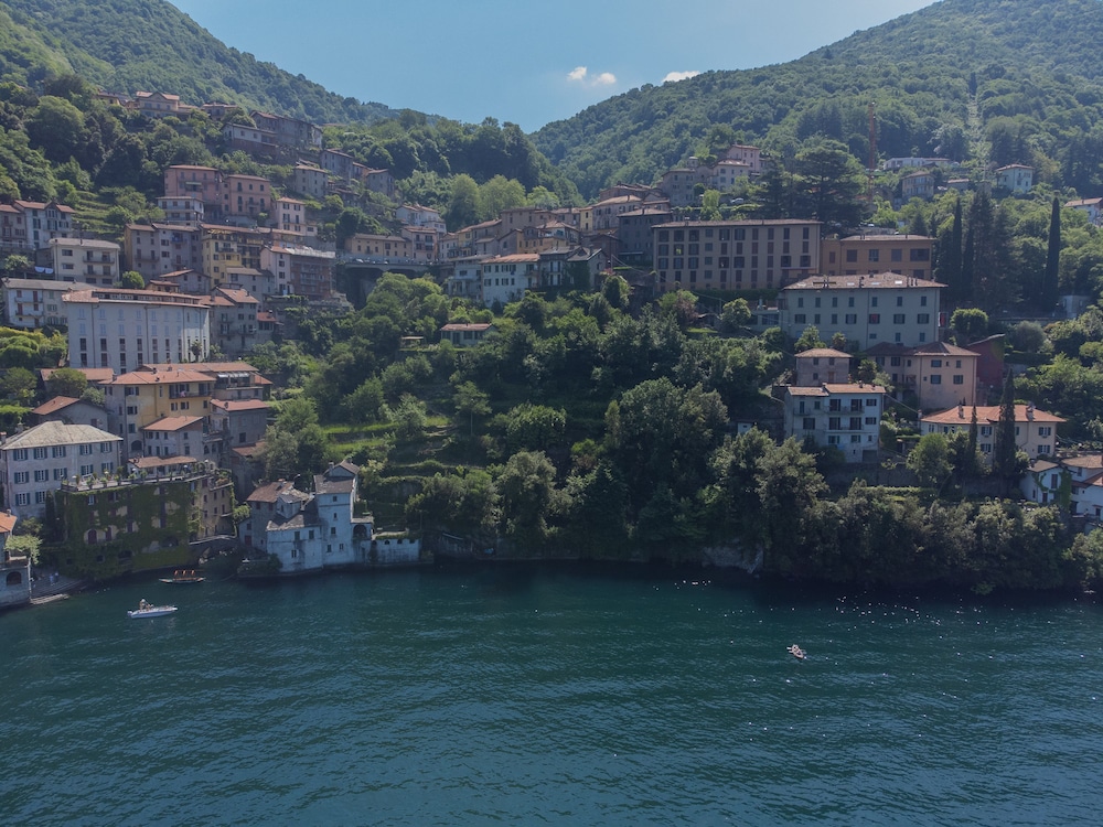 Lavarell House - Best Lake View