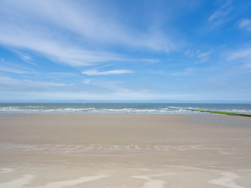 Apartment in Ostend Near North Sea