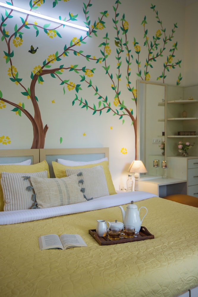Alaya Stays 3 BHK with Pvt Pool-Daffodil