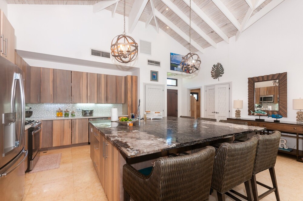 Pristine Bay 1316 2 Bedroom Home