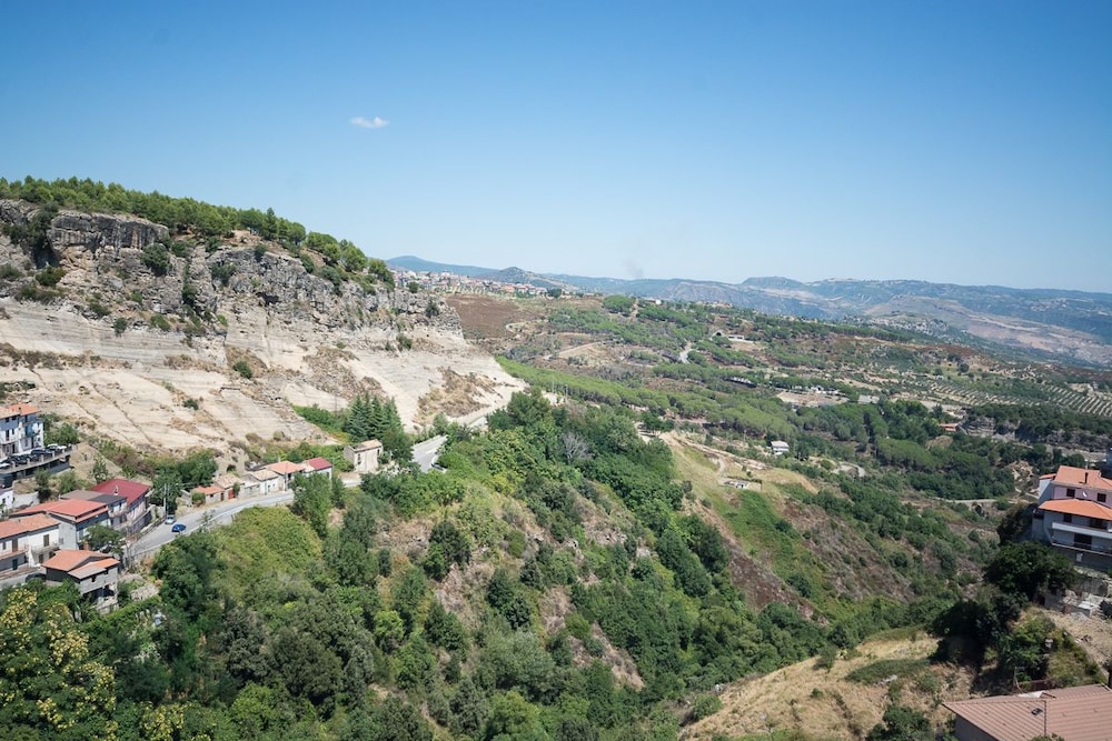 Castello Di Caccuri Suites