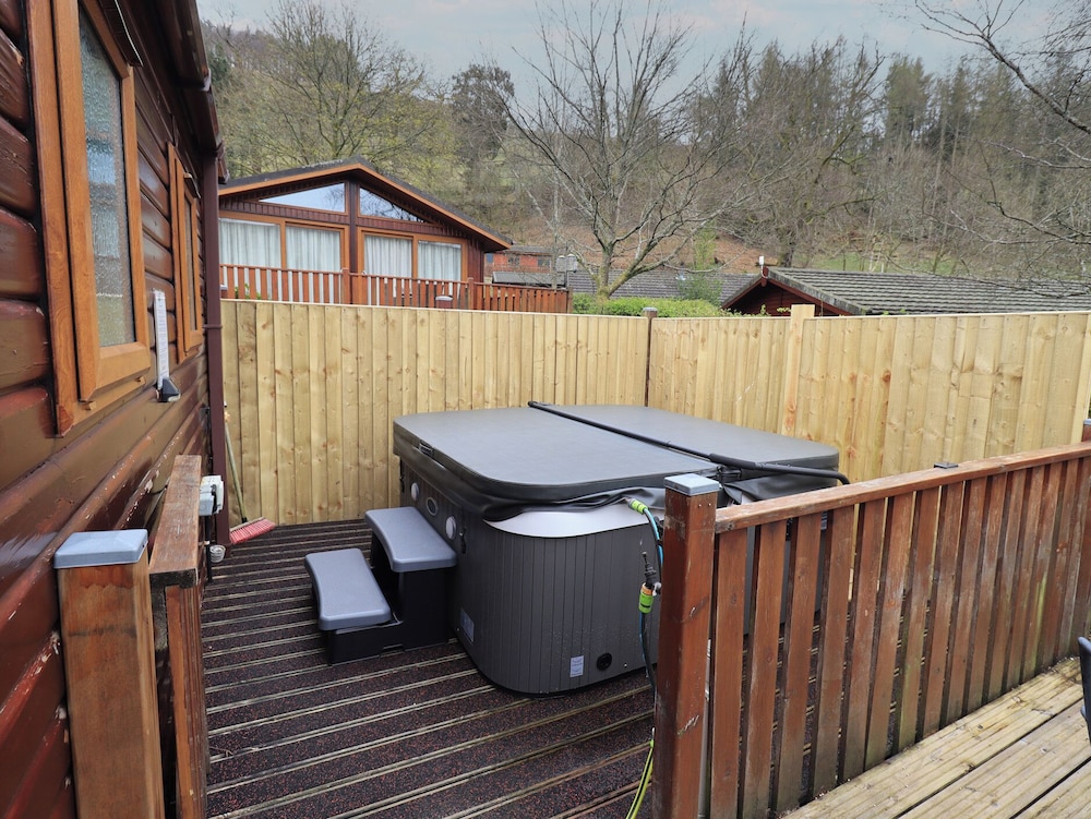 Striding Edge Lodge