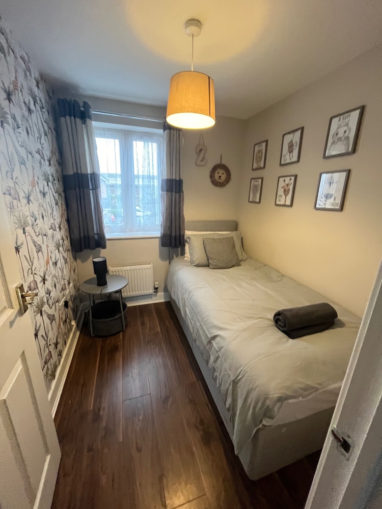 Trowbridge House, Long Stay Disc, Parking, Wifi