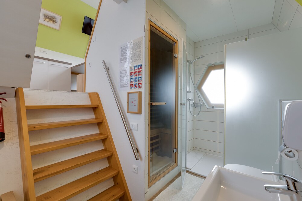 Bee House Kasandra view 3