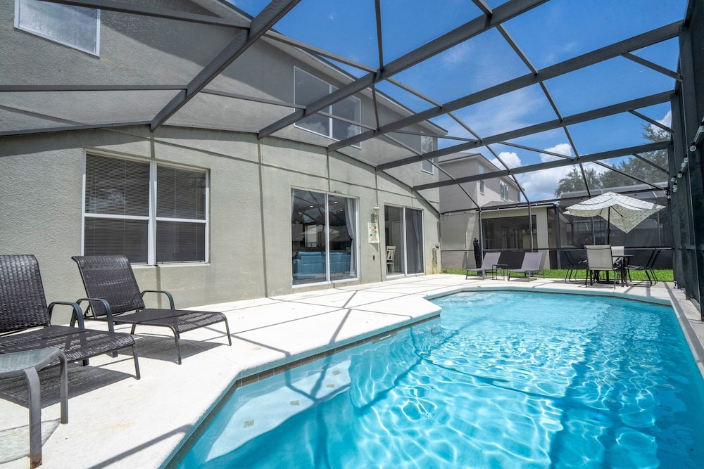 Free Pool Heat if you Stay in the Month of November