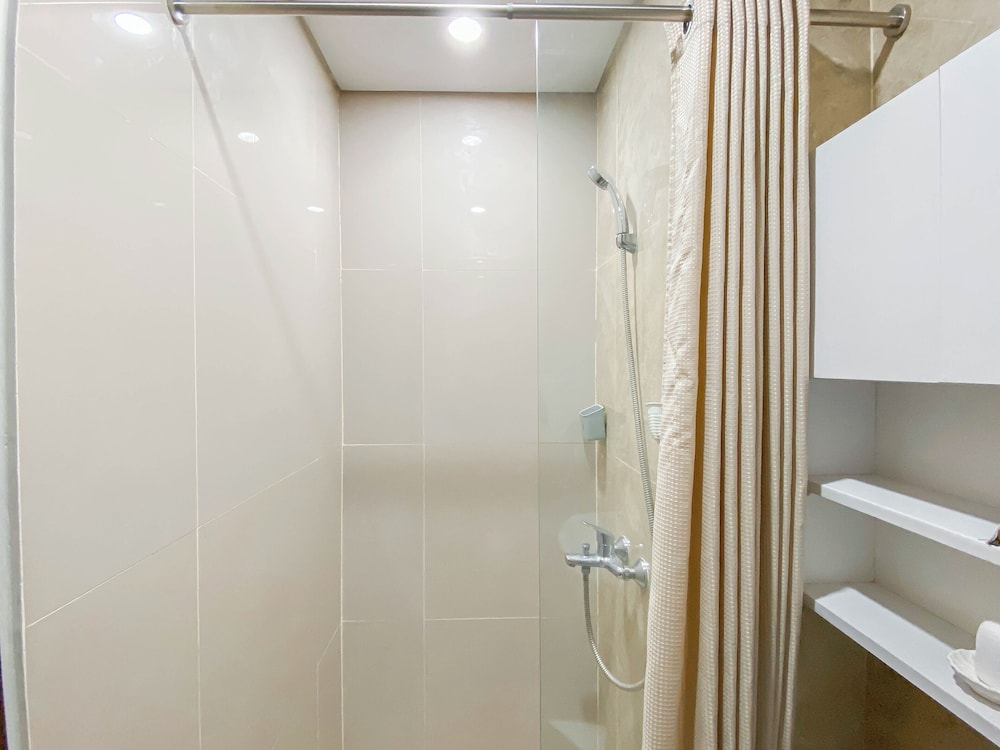 Chic And Cozy Studio At Apartment Transpark Cibubur