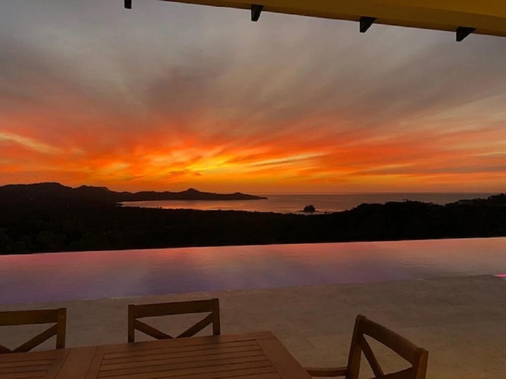 Playa Flamingo Designer Home With Spectacular 180 Ocean Views - Casa DEL MAR