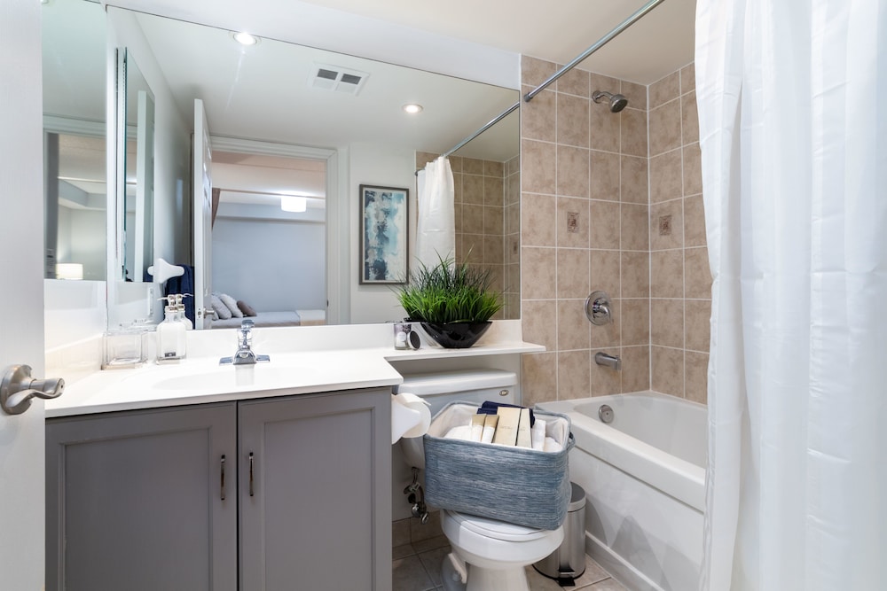 Applewood Suites - 1 BR Wellington West