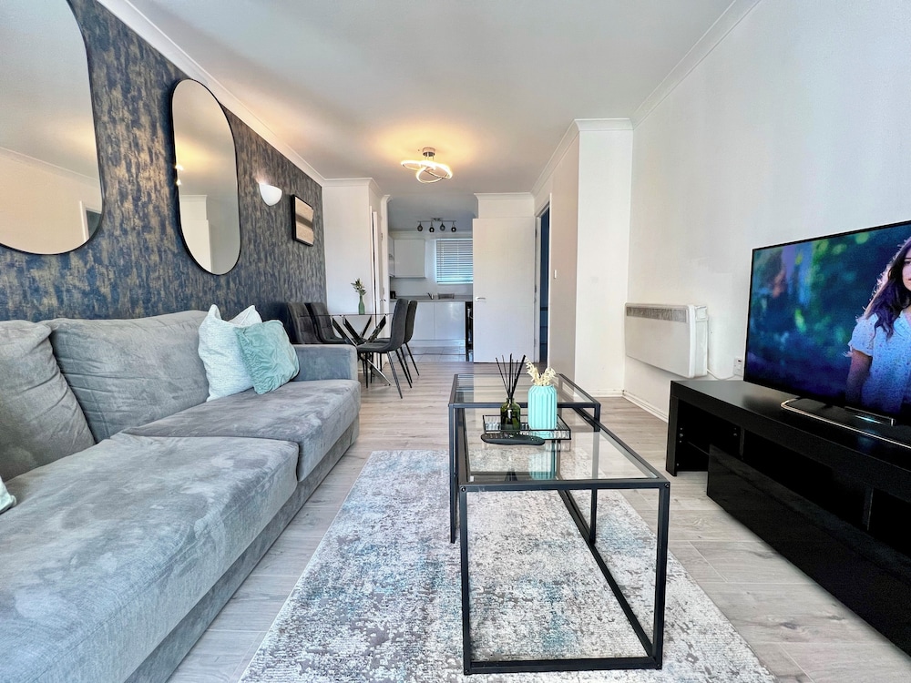 London Oasis Apartment Escape