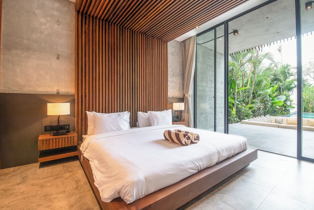 Modern 4 BR Villa Heart of Canggu 8mins to Beach