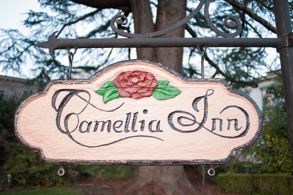 Camellia Inn