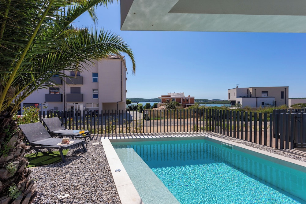 Villa Emma With Pool and sea view