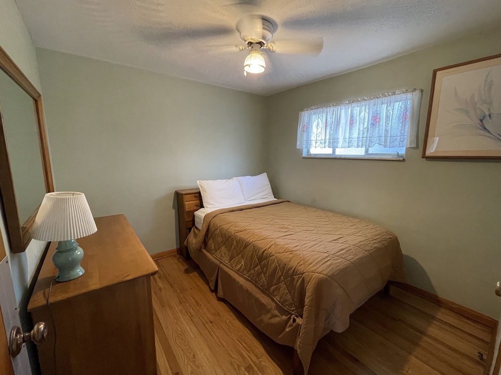 Uncle Toms Cottages - Property Image 24