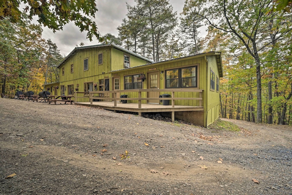 1 Mi to Raystown Lake: 'clint Eastwood' Cabin view 4