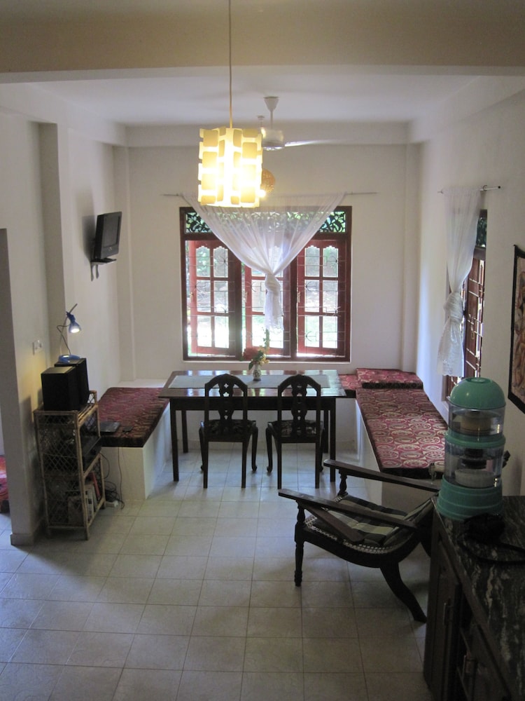 Jungleside House