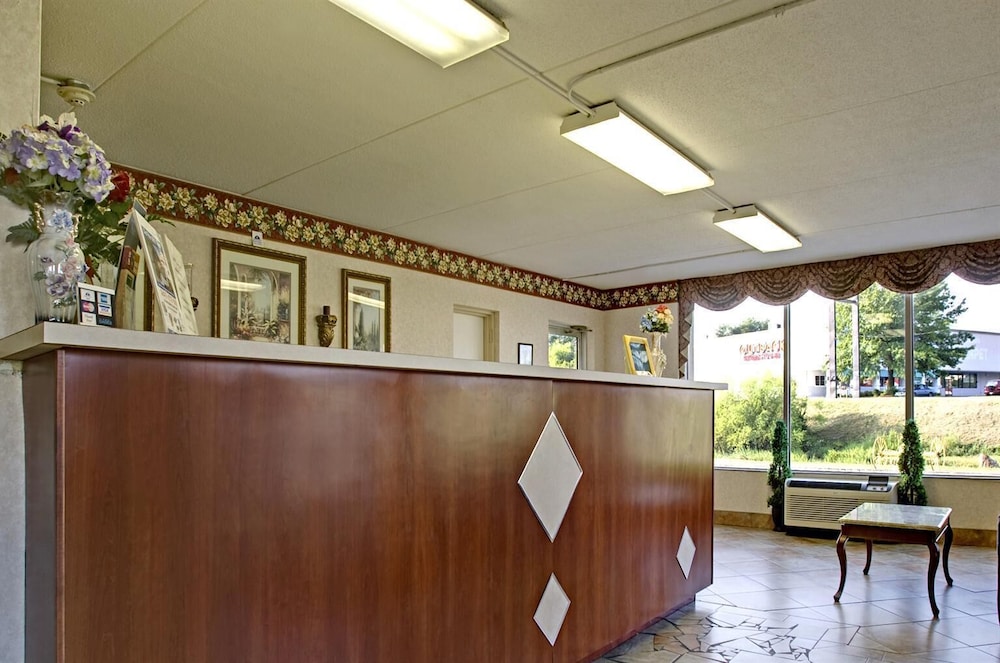 Americas Best Value Inn & Suites Knoxville North view 3