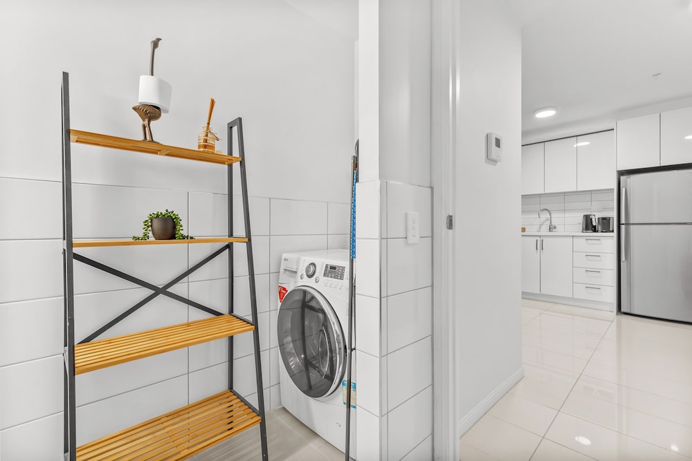 2BR Apt with Parking in Prime Spot Zodiak Stays