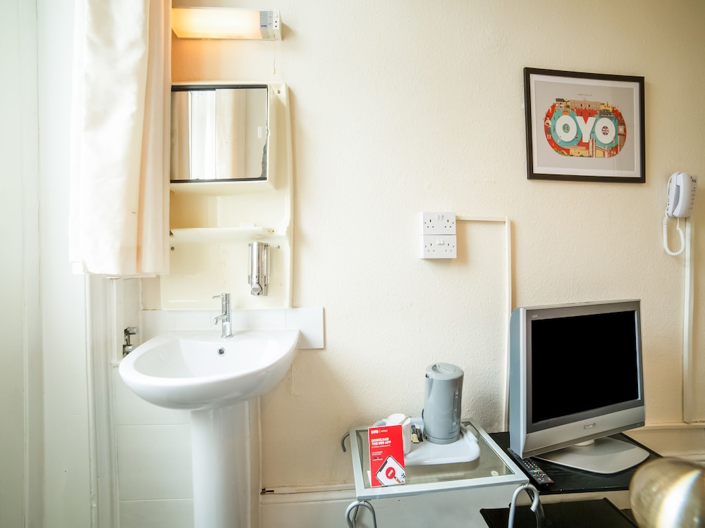 Devine Beach Hotel, Westcliff Southend-On-Sea