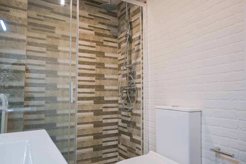 M Sen1692 Amplio Apartamento con Balc n en Calle