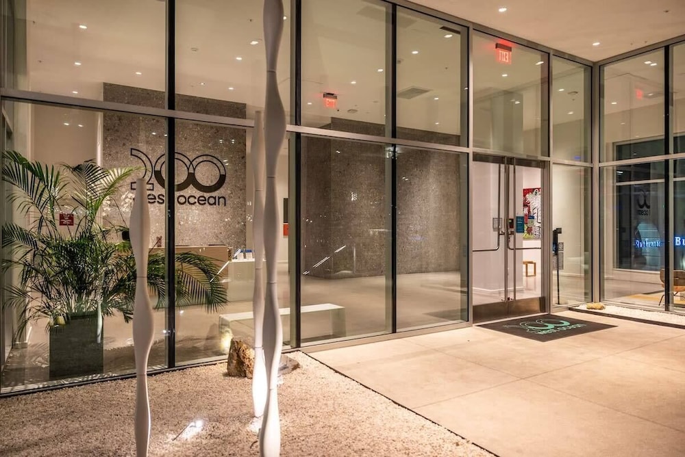 @ Marbella Lane - Sleek Corner Ocean View