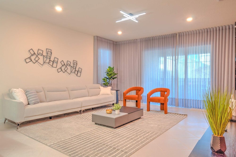 16231 Fantastic Family Home For The Perfect Stay