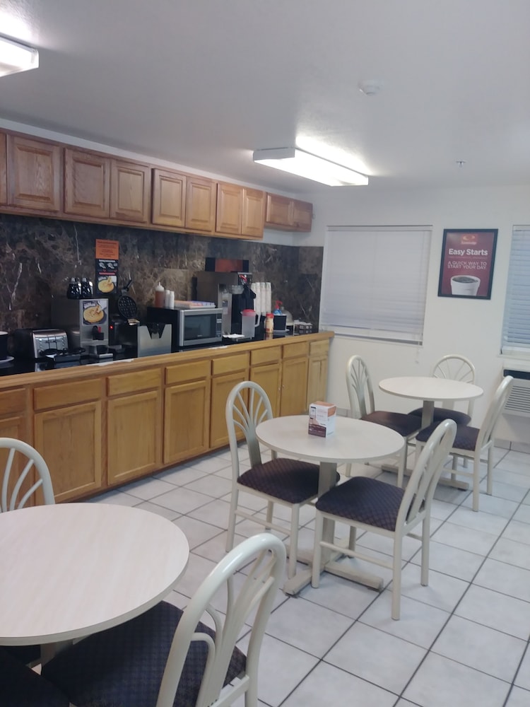 Canon City Vacations - Econo Lodge - Property Image 41