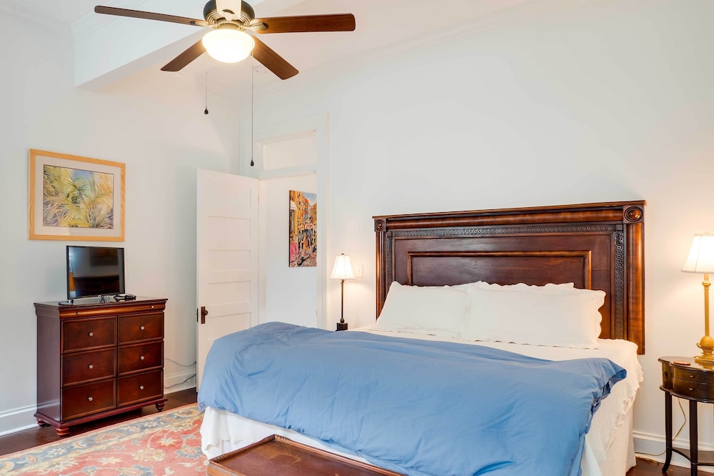 Comfy Central Natchez Hideaway: Walk to Dtwn! view 3