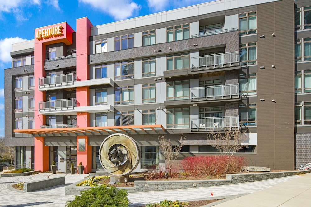 Global Luxury Suites at Reston - Property Image 13