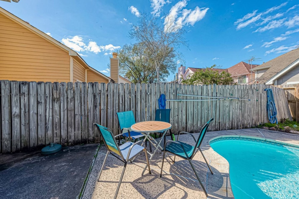 Beat the Heat in Katy Tx - Arcade Room Pool