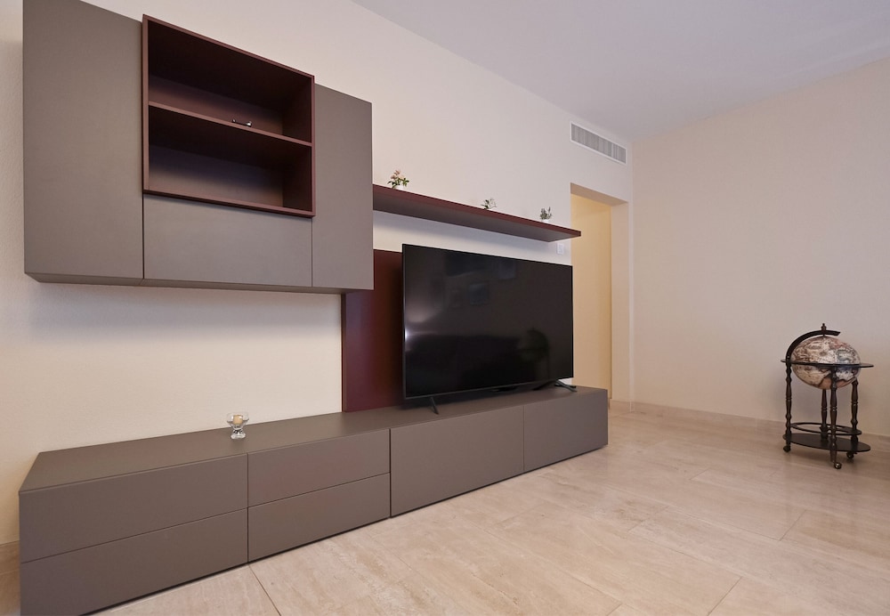 Luxurious Lugano Apartment With City Views