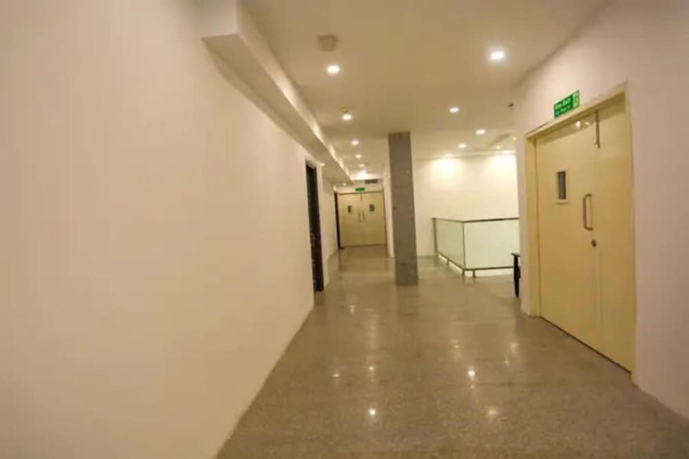 Fabhotel Bd Palace