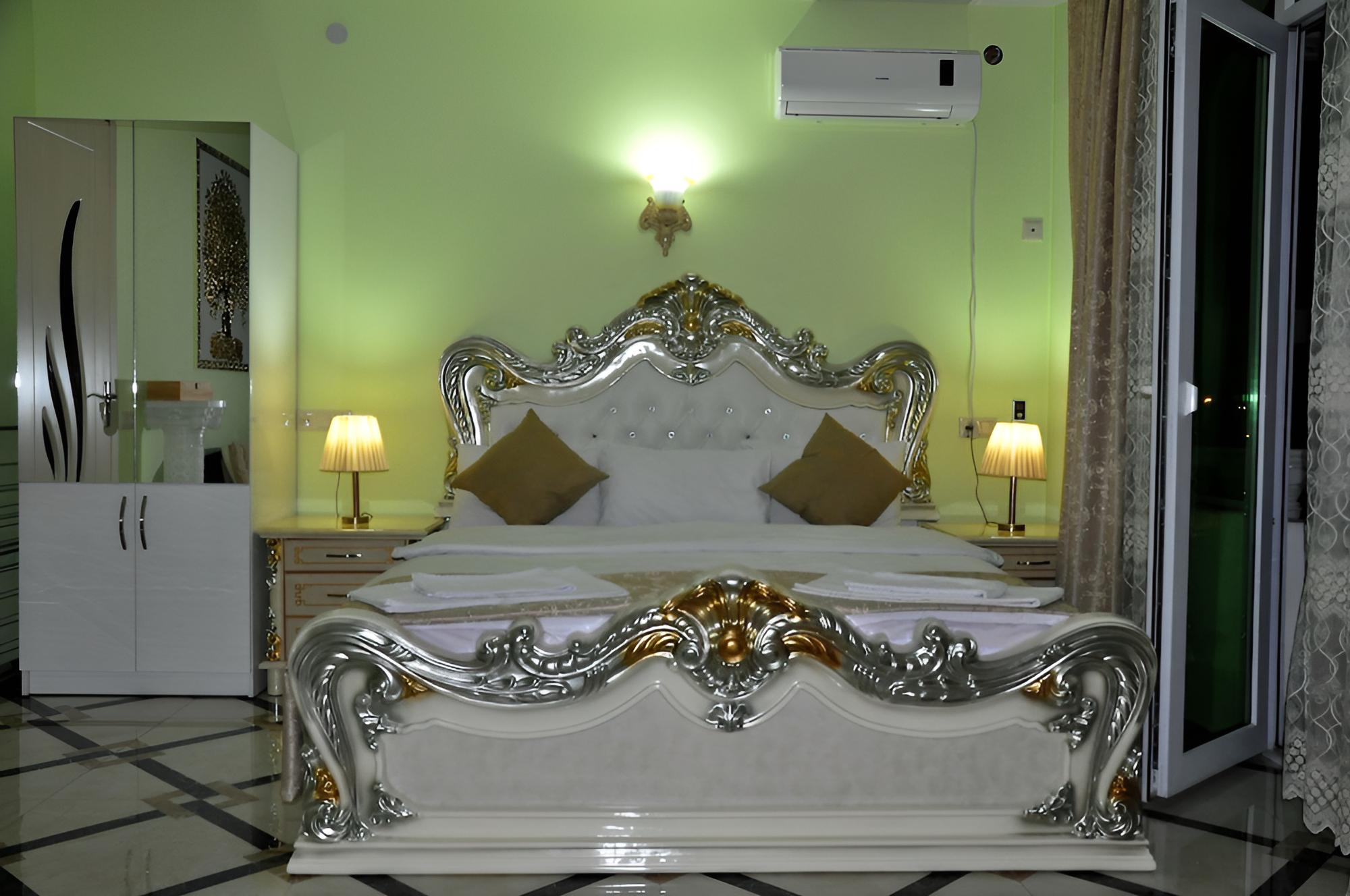 Hotel White Palace